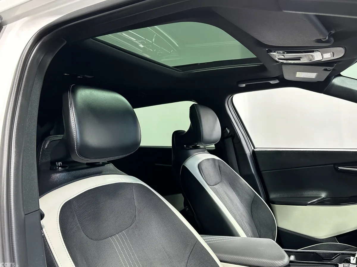 Kia EV6 Hatchback, Electric, 2024, White