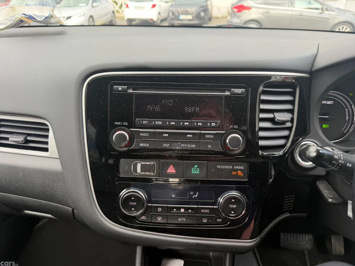 Mitsubishi Outlander SUV, Petrol Plug-in Hybrid, 2015, White