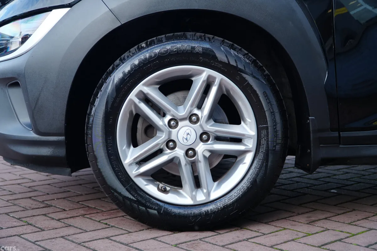 Hyundai KONA MPV, Petrol, 2022, Black