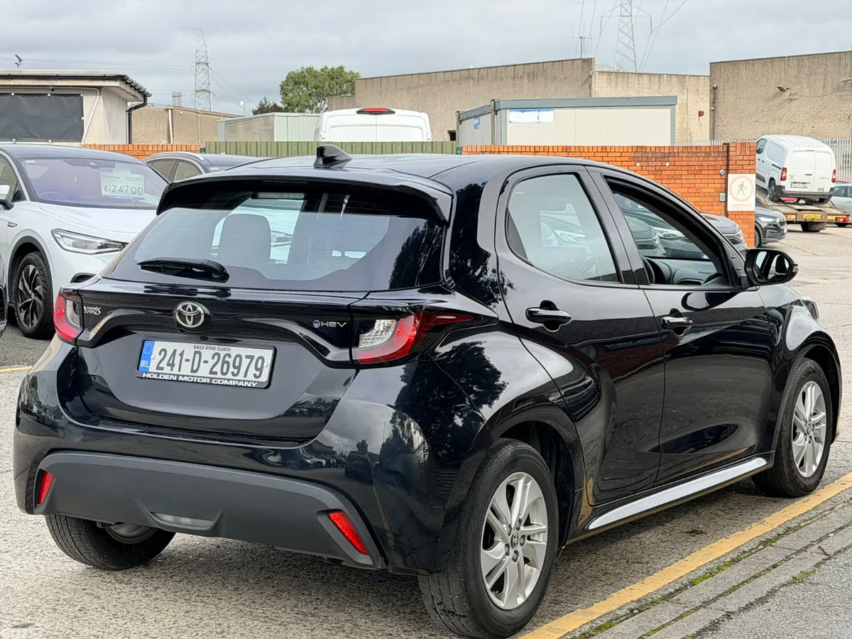 Toyota Yaris Hatchback, Petrol Hybrid, 2024, Black