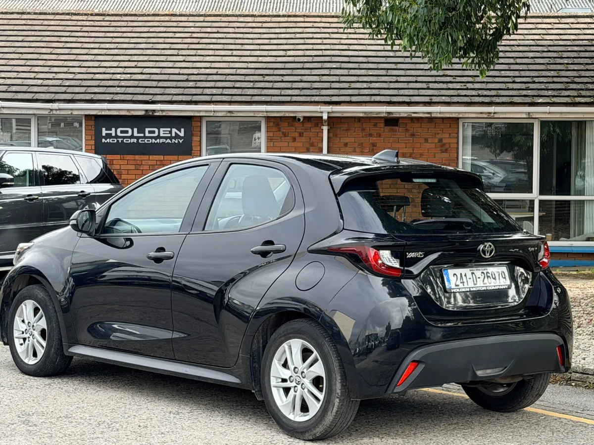 Toyota Yaris Hatchback, Petrol Hybrid, 2024, Black