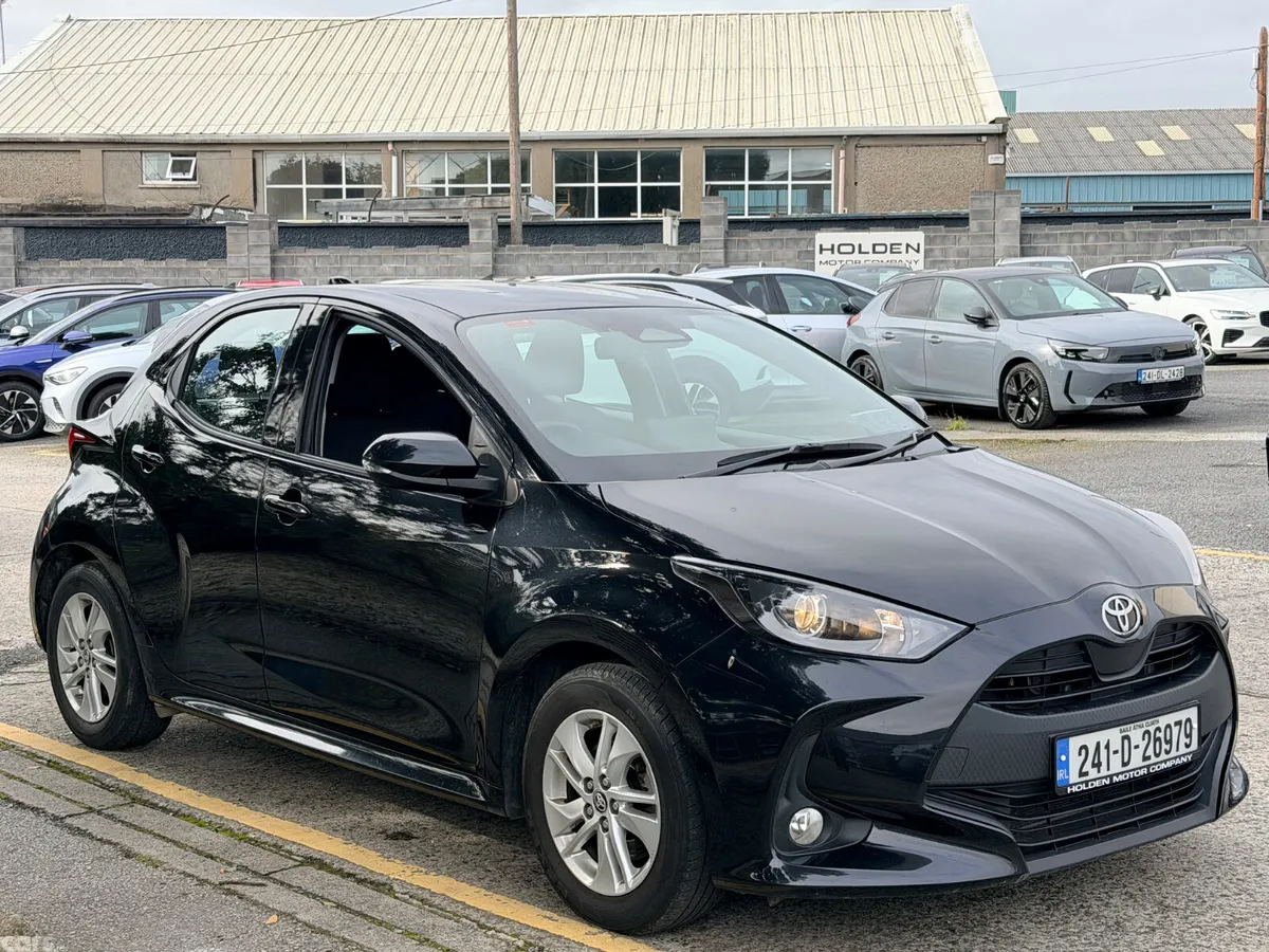 Toyota Yaris Hatchback, Petrol Hybrid, 2024, Black