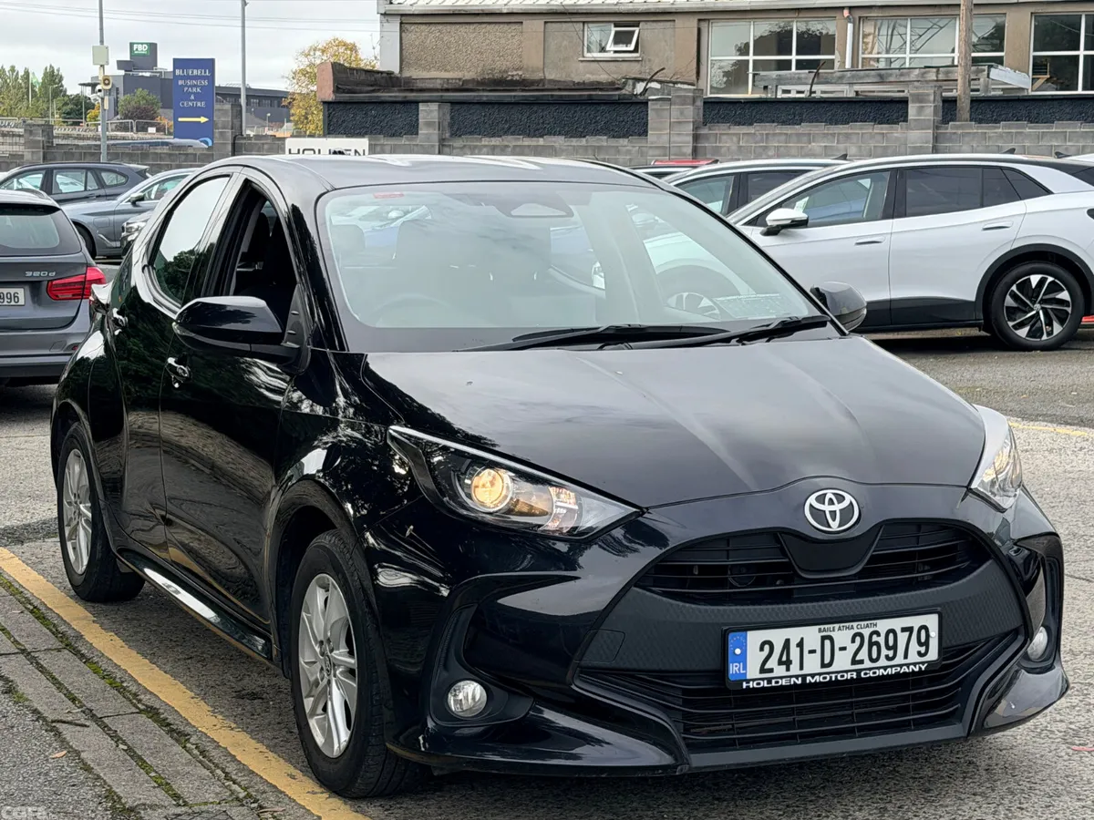 Toyota Yaris Hatchback, Petrol Hybrid, 2024, Black