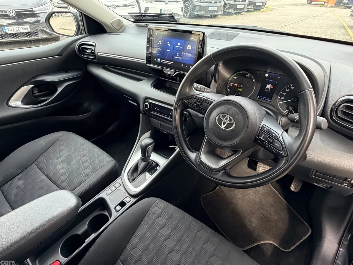 Toyota Yaris Hatchback, Petrol Hybrid, 2024, Black