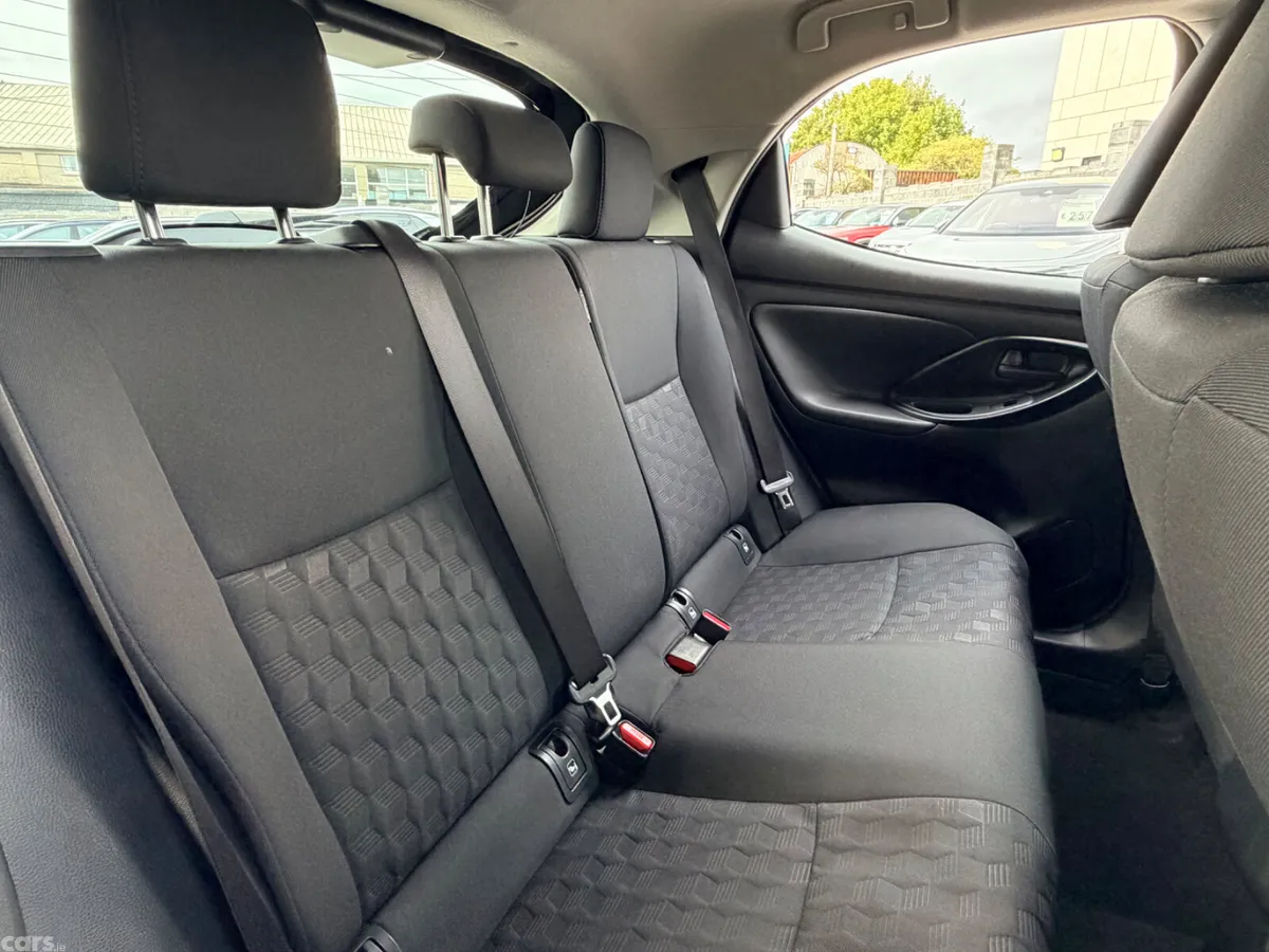 Toyota Yaris Hatchback, Petrol Hybrid, 2024, Black