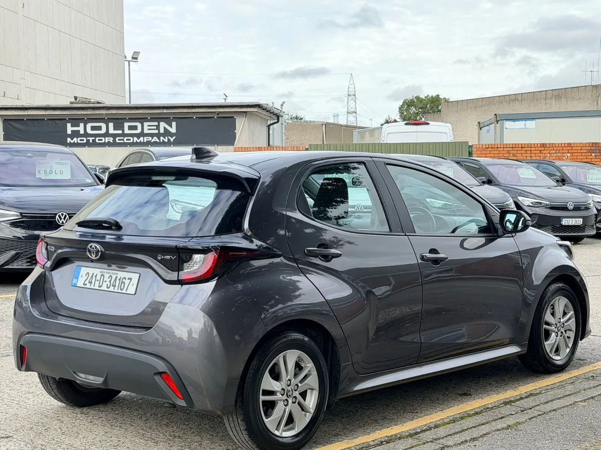 Toyota Yaris Hatchback, Petrol Hybrid, 2024, Grey