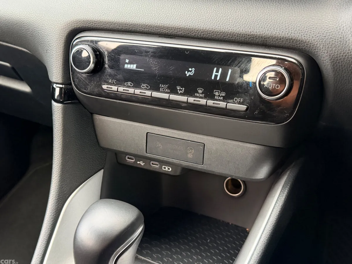 Toyota Yaris Hatchback, Petrol Hybrid, 2024, Grey