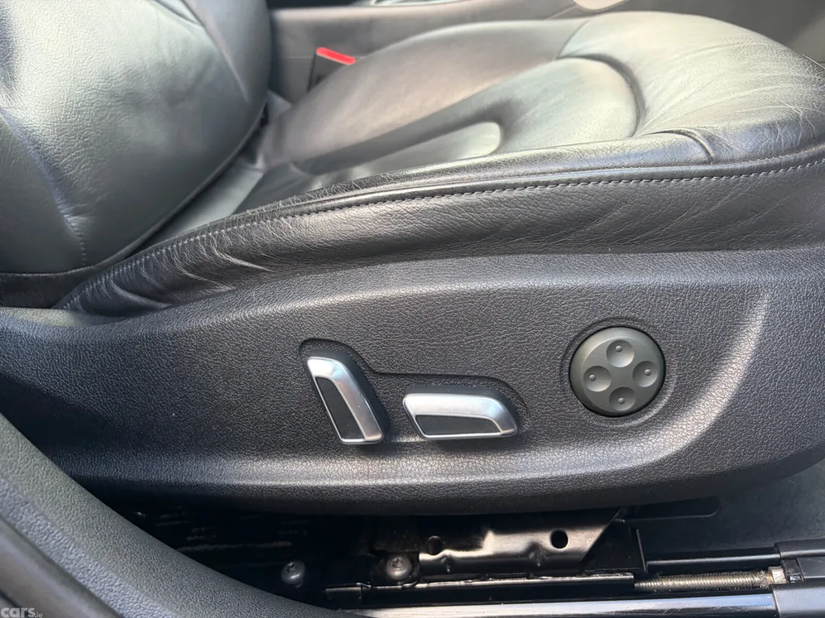 Audi A4 Saloon, Petrol, 2015, Black