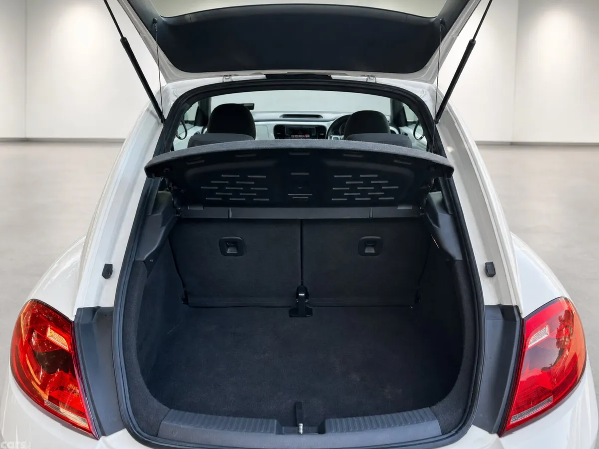 Volkswagen Beetle Hatchback, Petrol, 2015, White