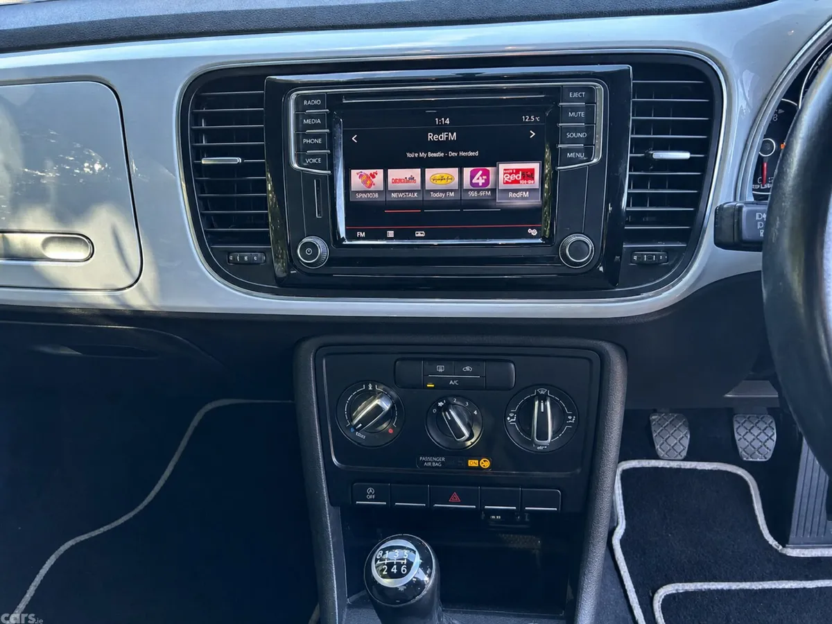Volkswagen Beetle Hatchback, Petrol, 2015, White