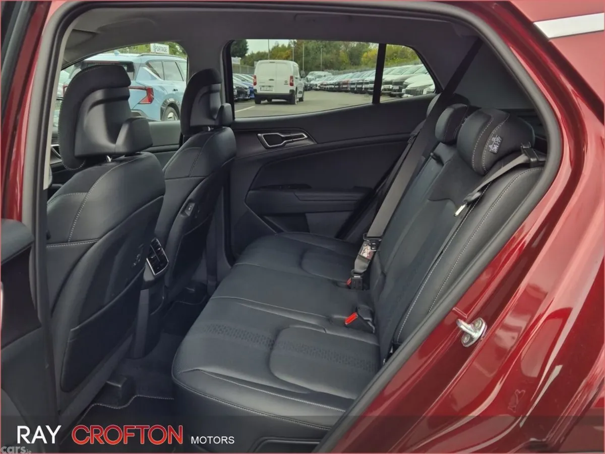 Kia Sportage SUV, Petrol Hybrid, 2026, Red