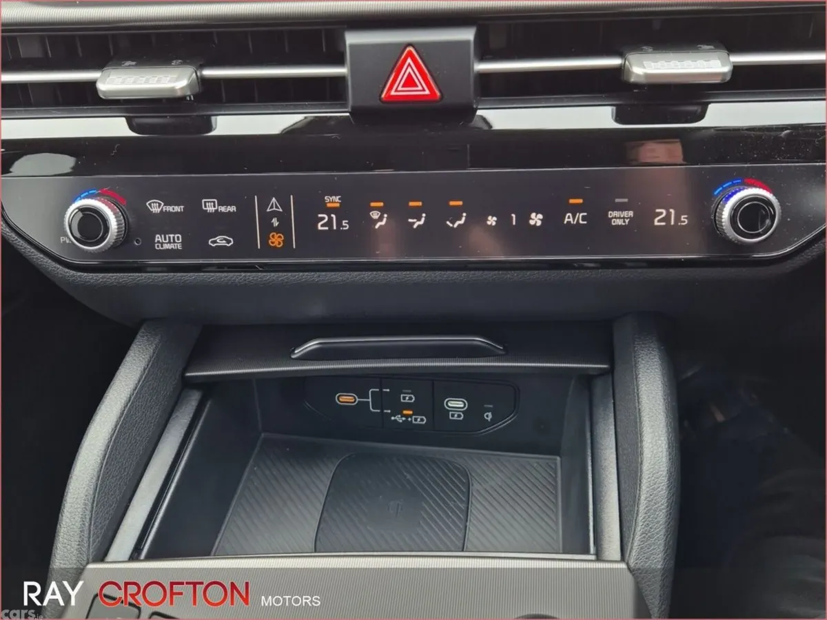 Kia Sportage SUV, Petrol Hybrid, 2026, Red