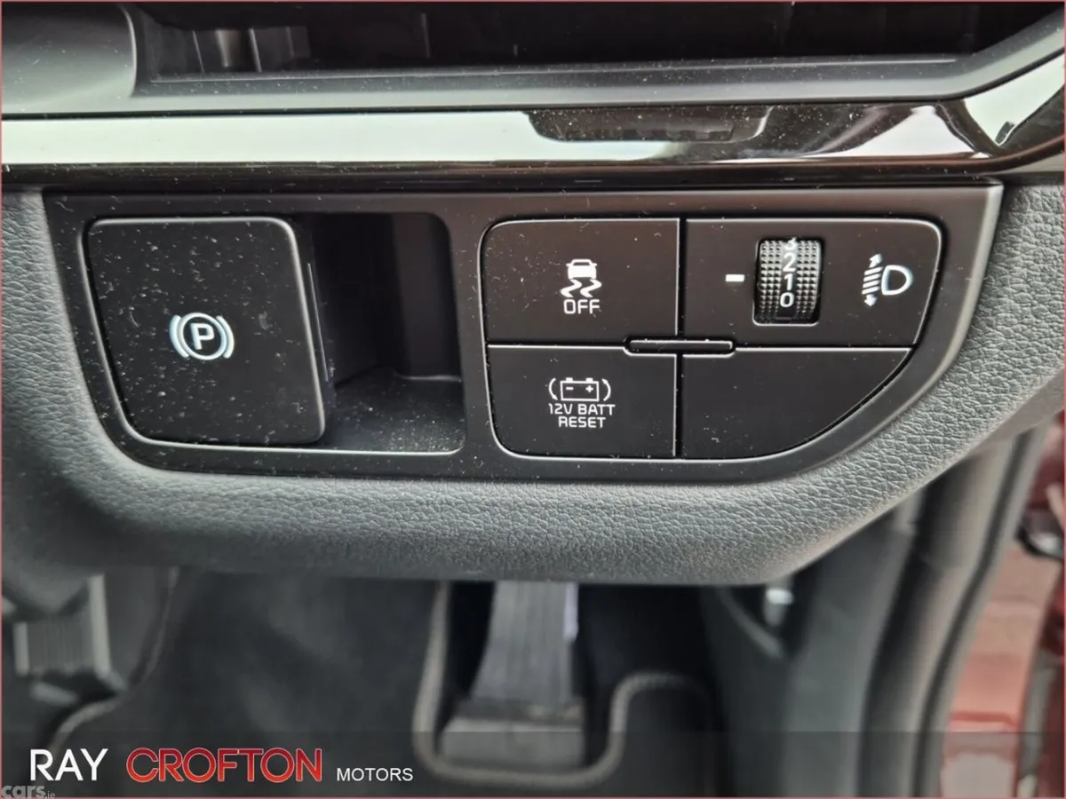 Kia Sportage SUV, Petrol Hybrid, 2026, Red