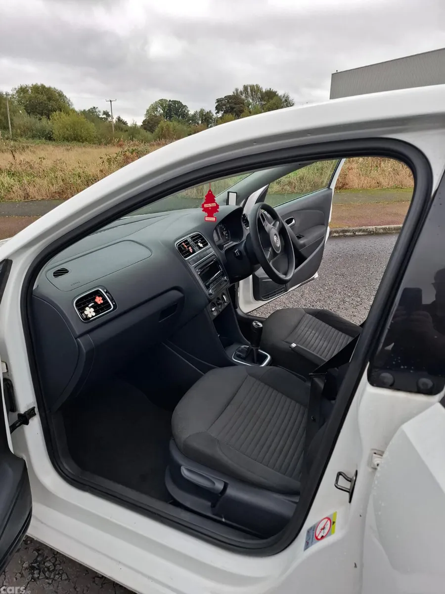 Volkswagen Polo Hatchback, Petrol, 2012, White
