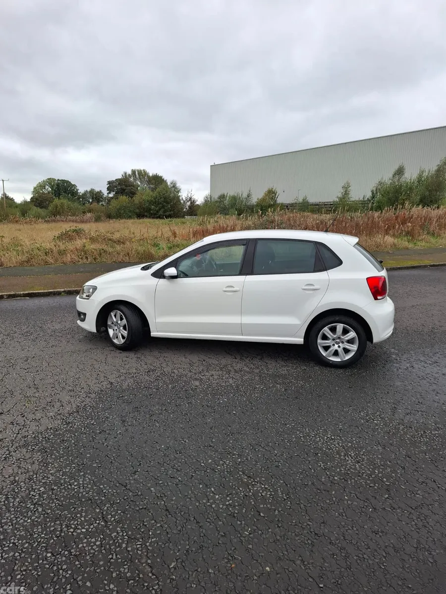 Volkswagen Polo Hatchback, Petrol, 2012, White