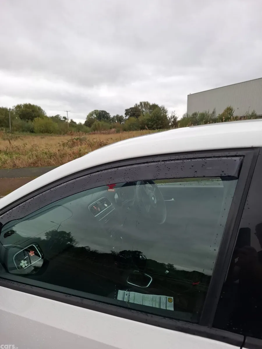 Volkswagen Polo Hatchback, Petrol, 2012, White