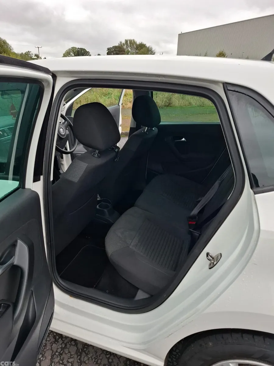 Volkswagen Polo Hatchback, Petrol, 2012, White