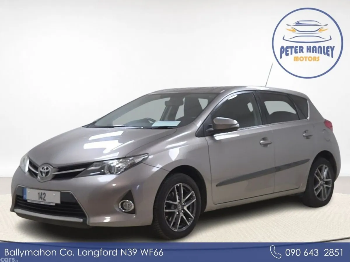 Toyota Auris Hatchback, Petrol, 2014, Gold