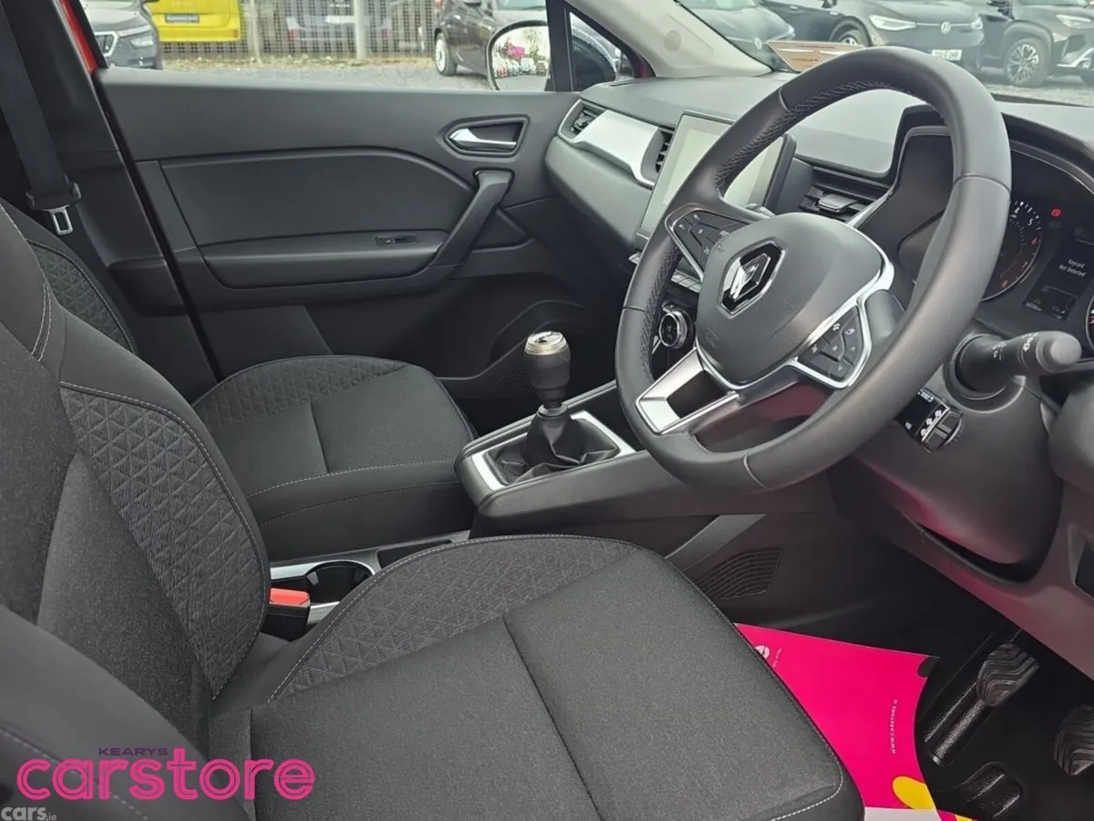 Renault Captur Hatchback, Petrol, 2024, Red