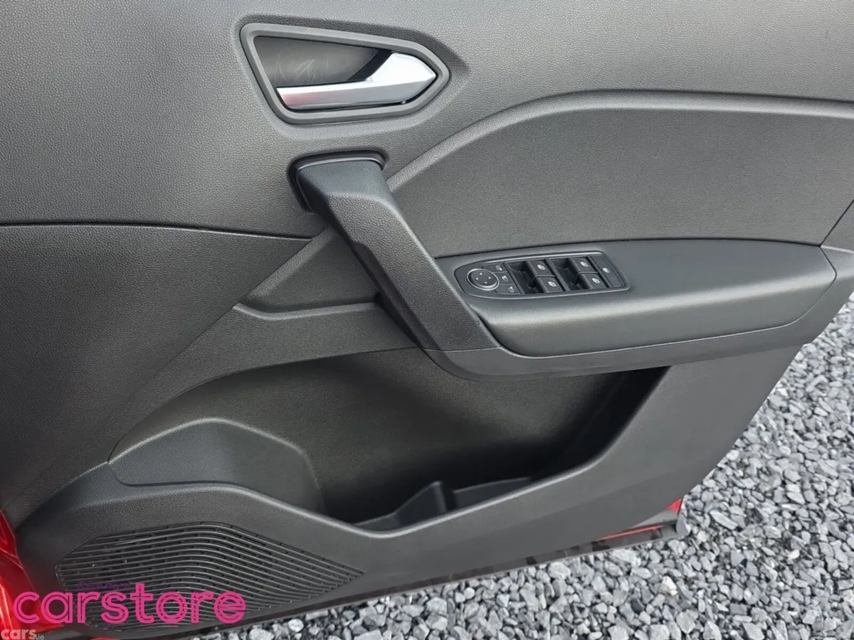 Renault Captur Hatchback, Petrol, 2024, Red