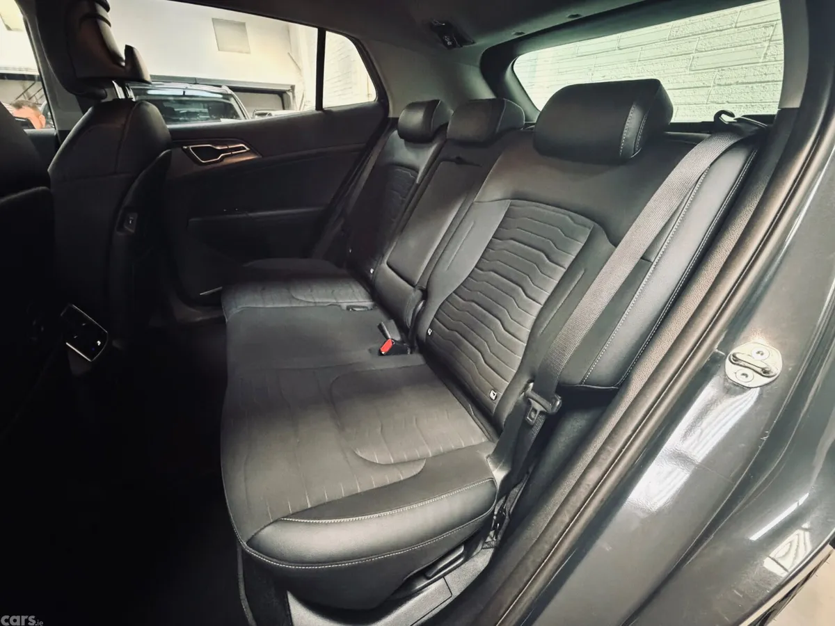 Kia Sportage SUV, Petrol Plug-in Hybrid, 2023, Grey