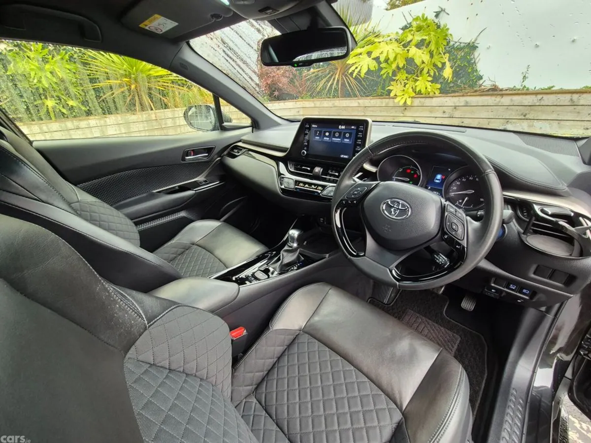 Toyota C-HR SUV, Petrol Hybrid, 2021, Black