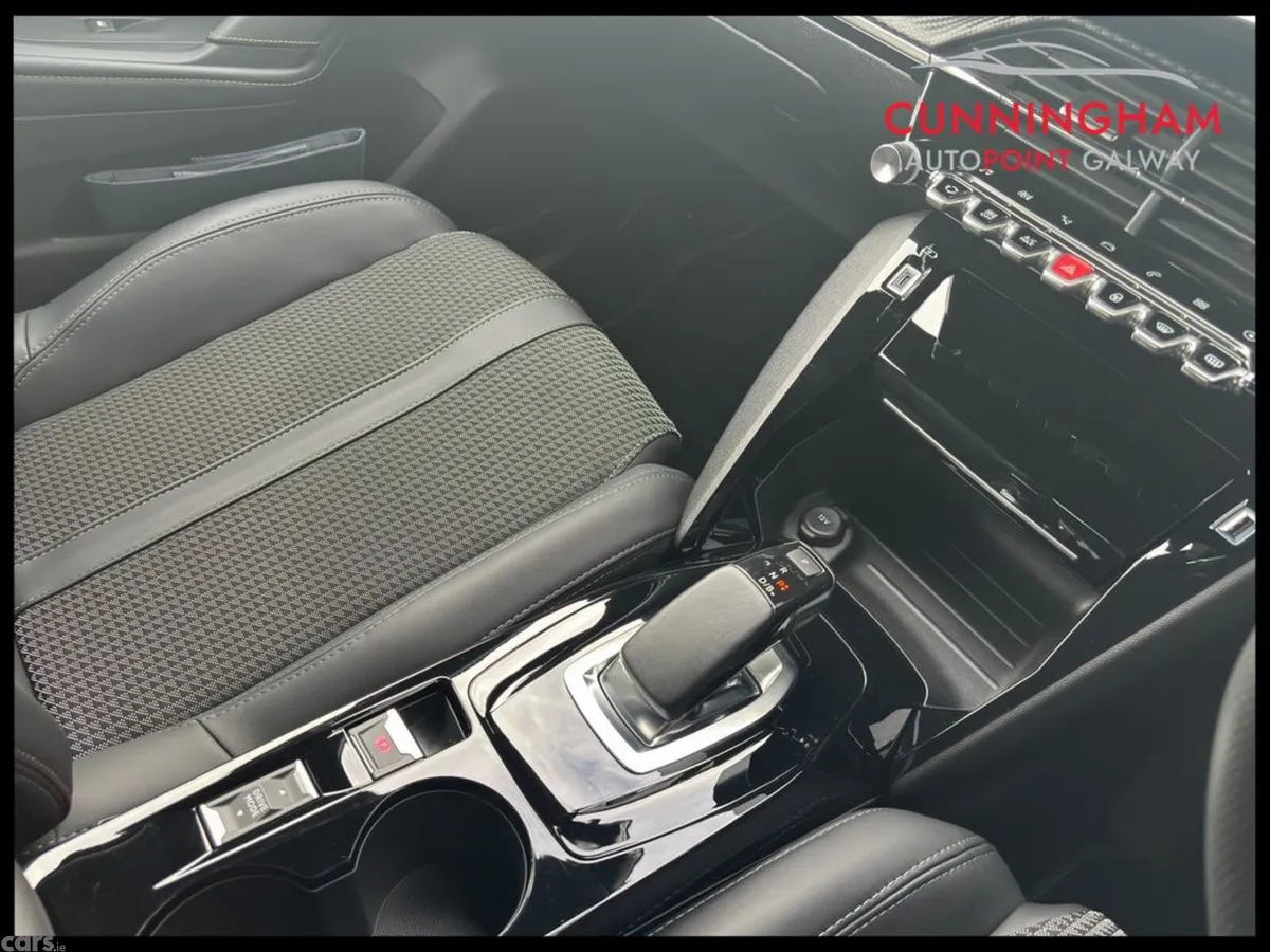 Peugeot 208 Hatchback, Electric, 2022, Black