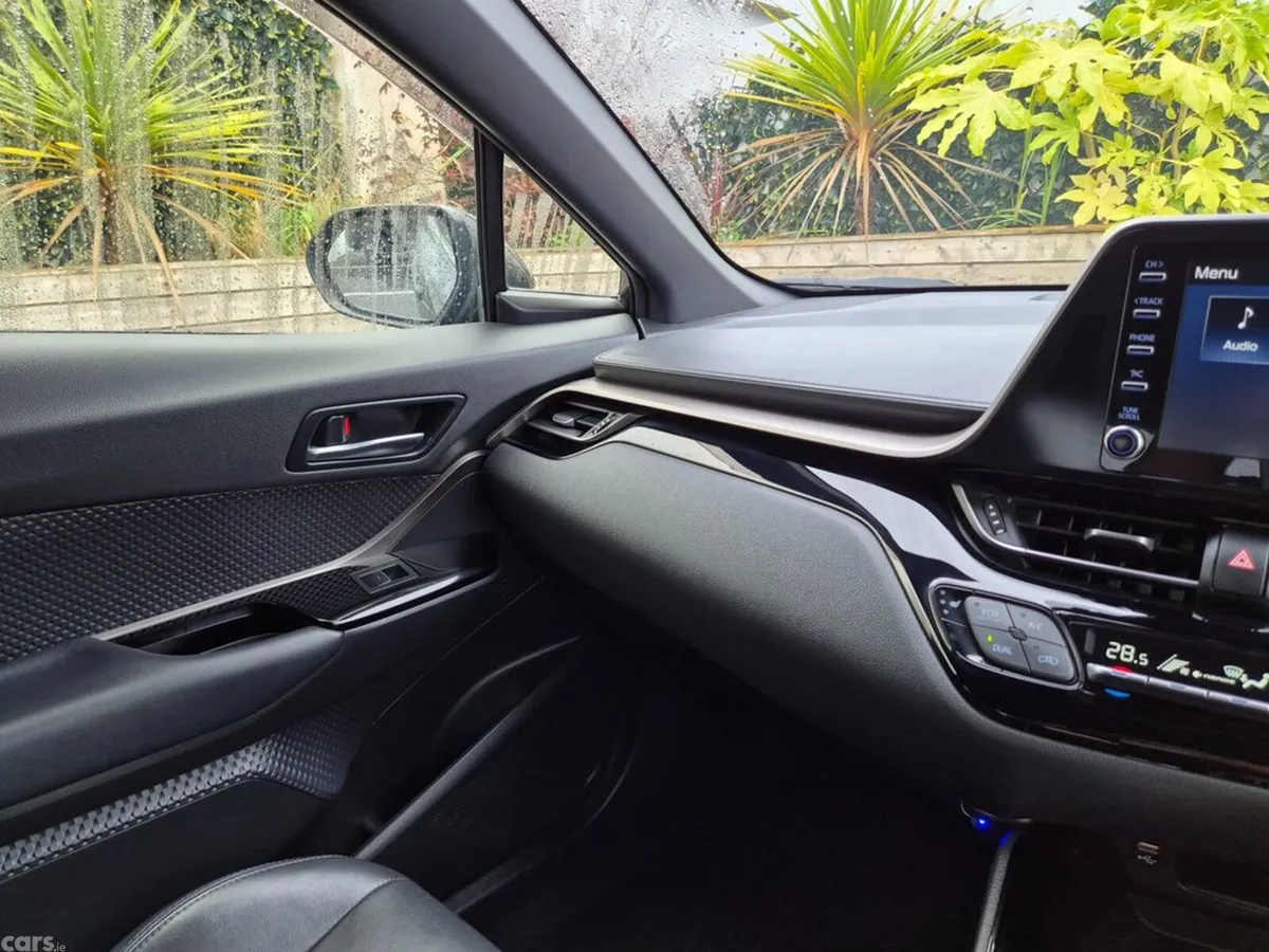 Toyota C-HR SUV, Petrol Hybrid, 2021, Black