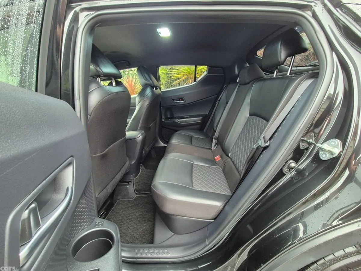 Toyota C-HR SUV, Petrol Hybrid, 2021, Black