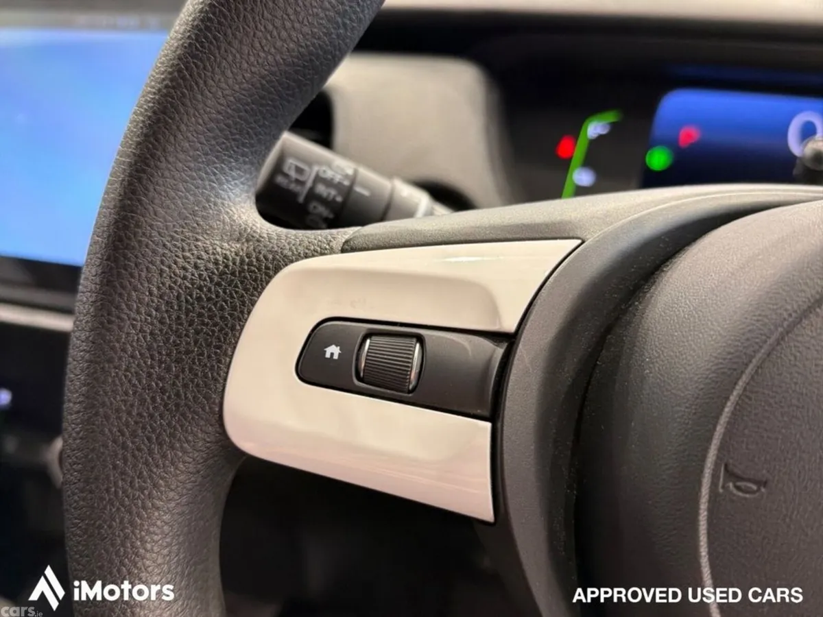 Honda Fit Hatchback, Petrol Hybrid, 2021, White