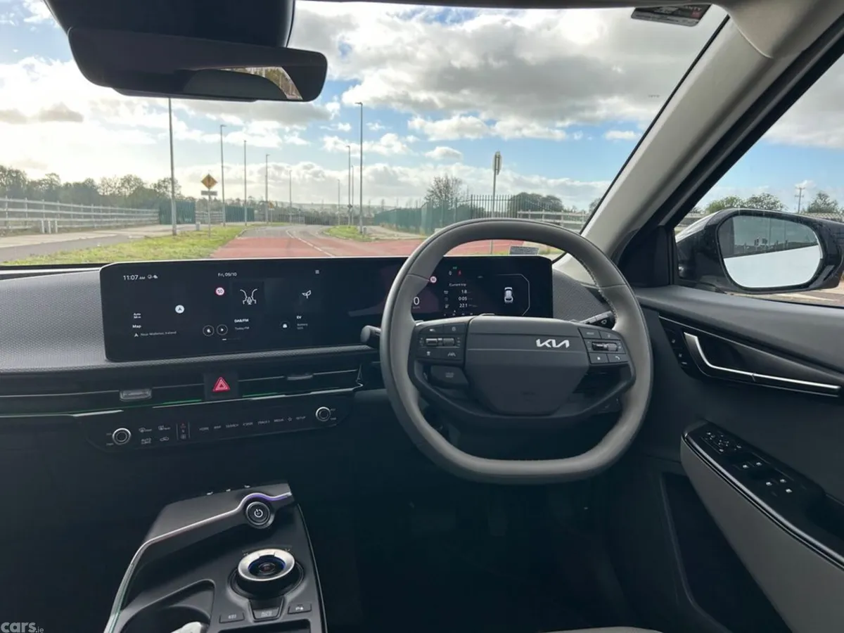Kia EV6 MPV, Electric, 2026, White