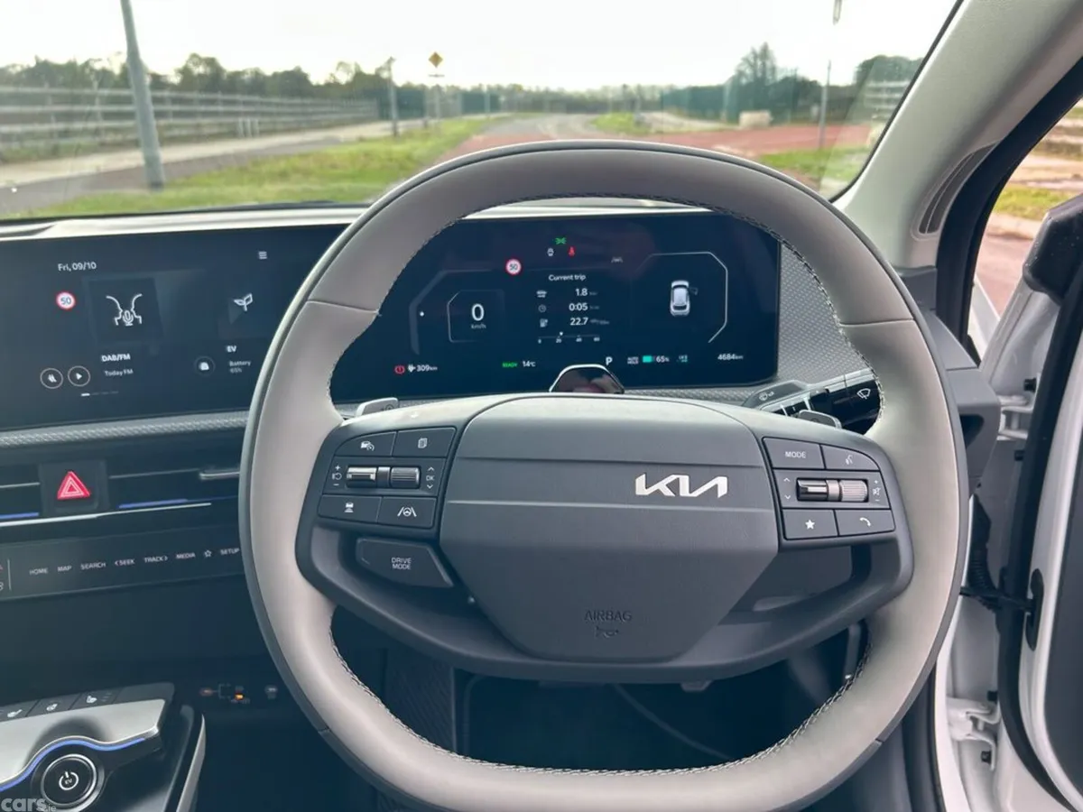 Kia EV6 MPV, Electric, 2026, White