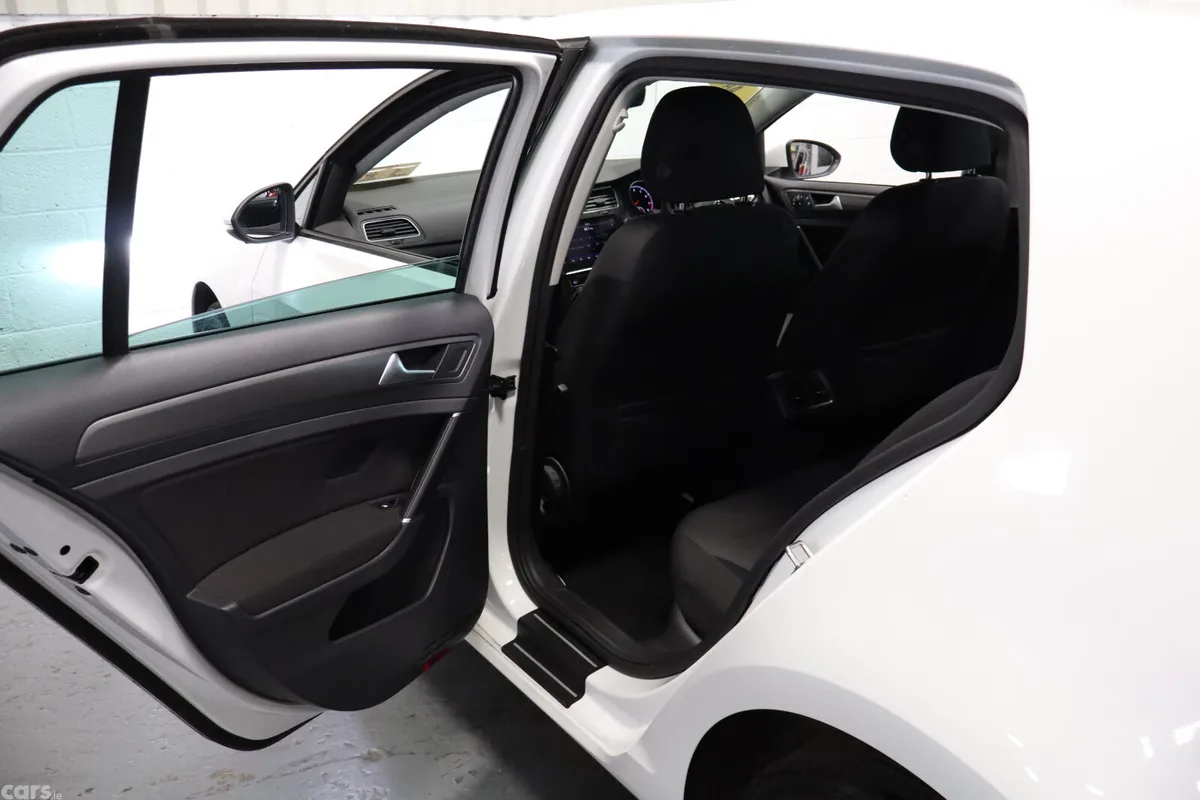 Volkswagen Golf Hatchback, Petrol, 2017, White