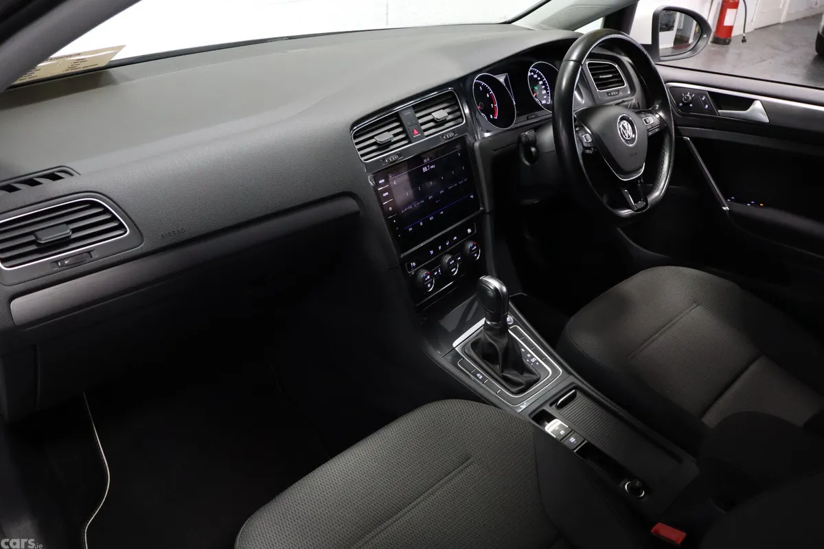Volkswagen Golf Hatchback, Petrol, 2017, White