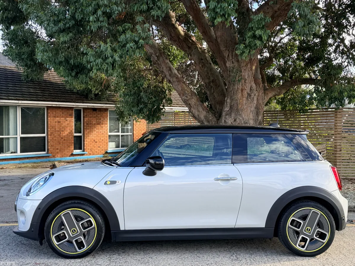 Mini Cooper Hatchback, Electric, 2020, White