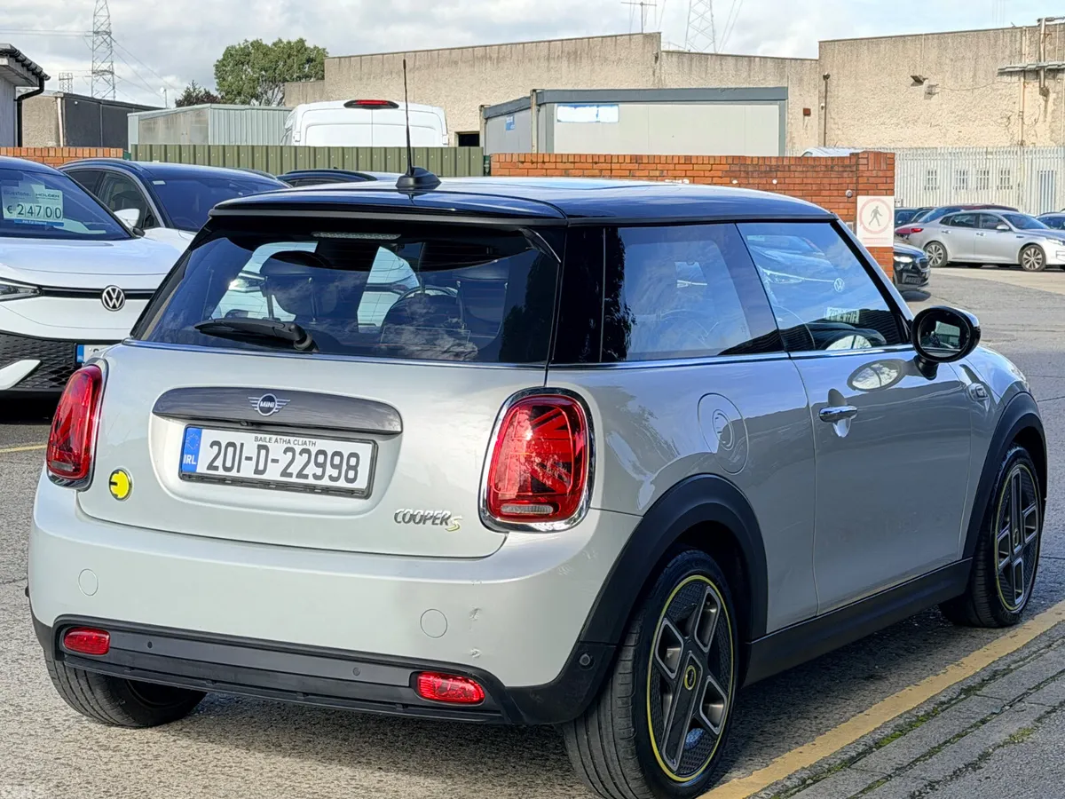 Mini Cooper Hatchback, Electric, 2020, White