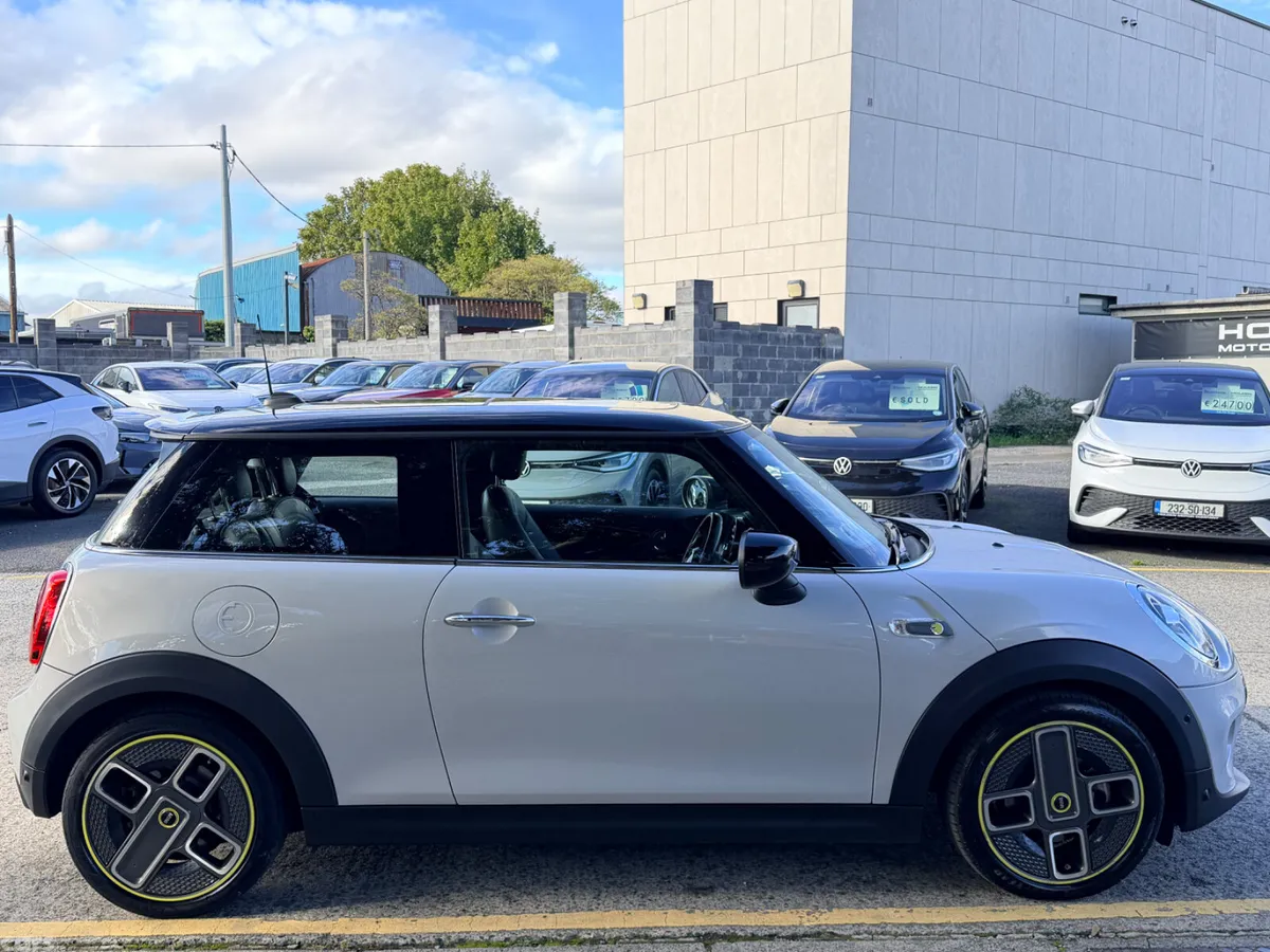 Mini Cooper Hatchback, Electric, 2020, White