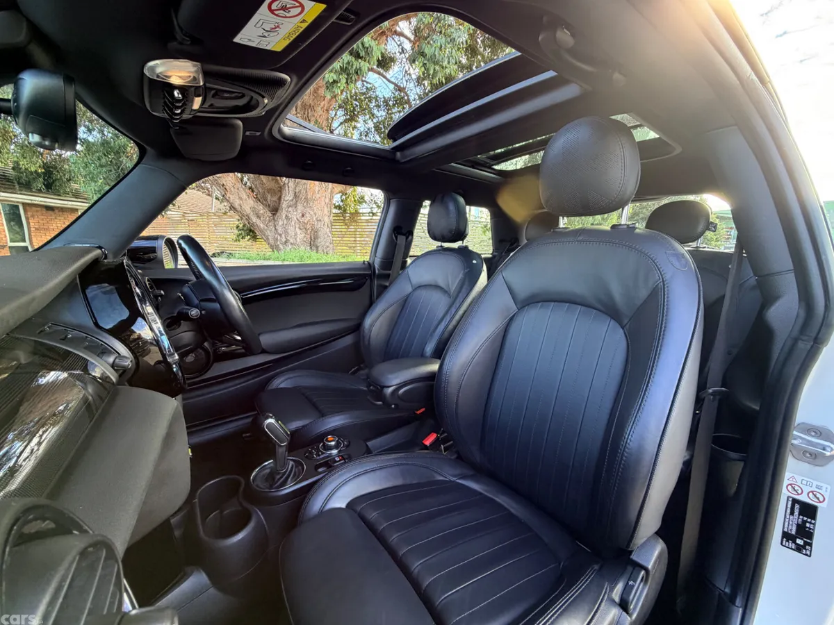 Mini Cooper Hatchback, Electric, 2020, White
