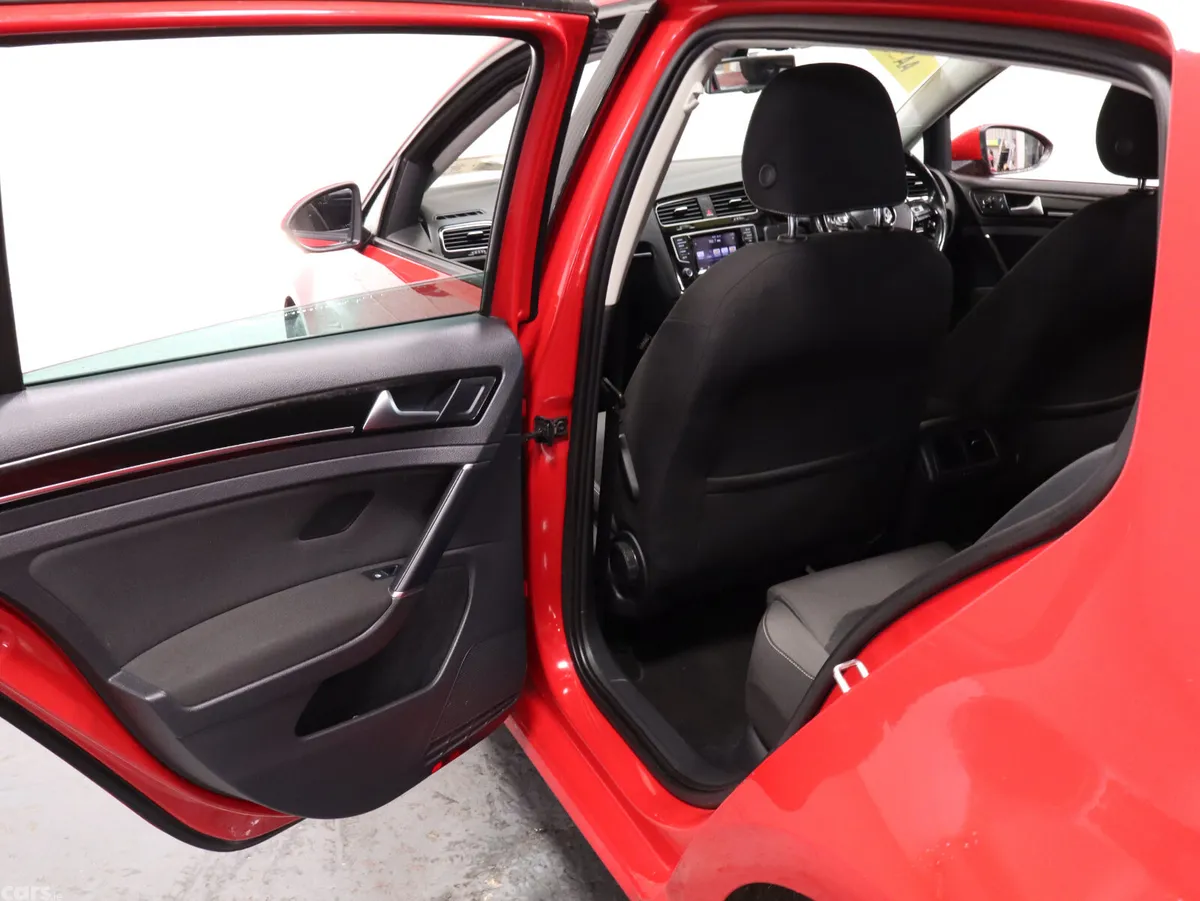 Volkswagen Golf Estate, Diesel, 2013, Red