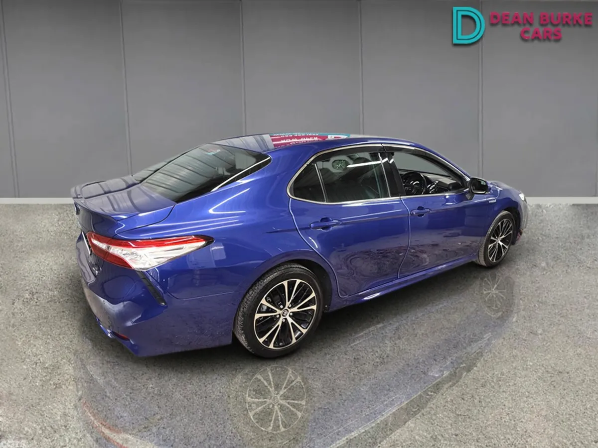Toyota Camry Saloon, Petrol Hybrid, 2020, Blue