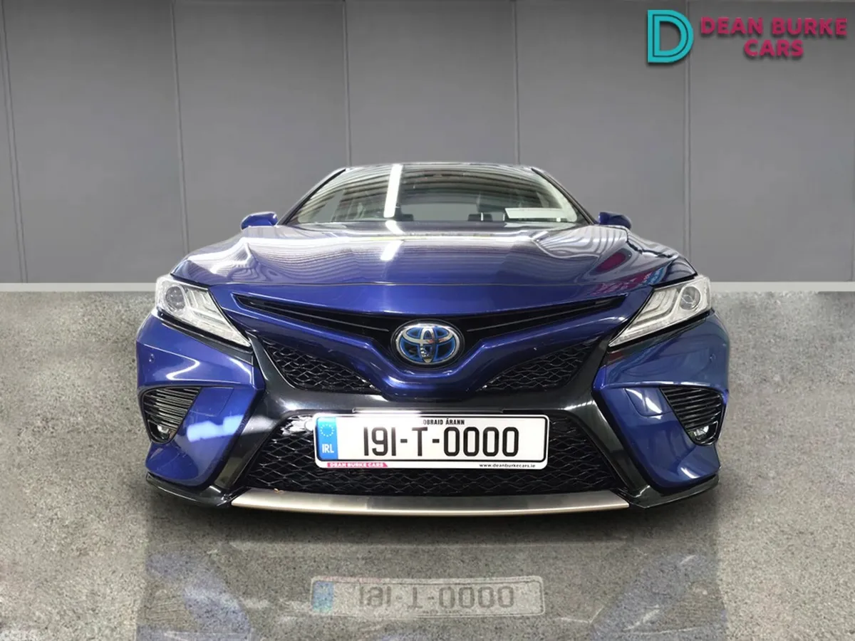 Toyota Camry Saloon, Petrol Hybrid, 2020, Blue