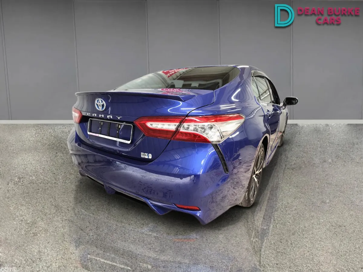 Toyota Camry Saloon, Petrol Hybrid, 2020, Blue