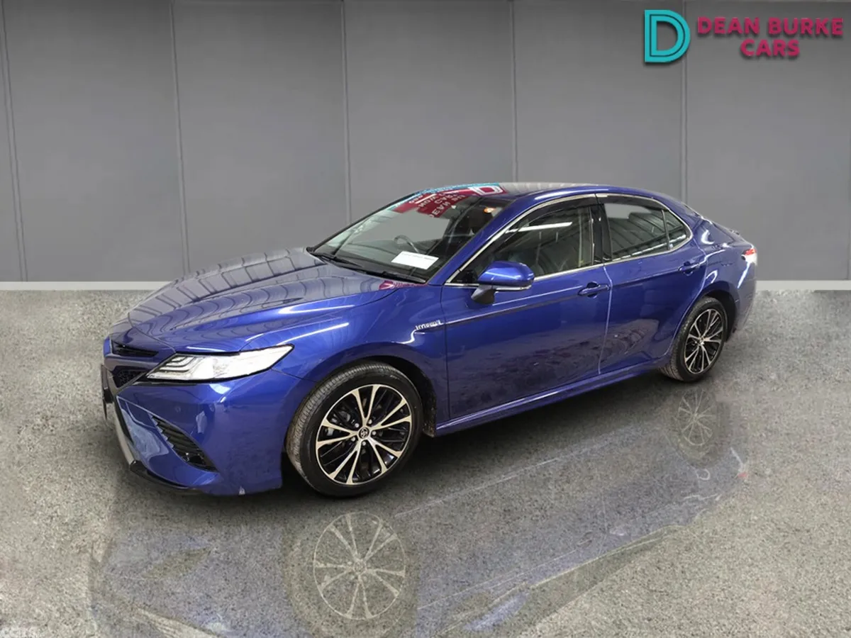 Toyota Camry Saloon, Petrol Hybrid, 2020, Blue