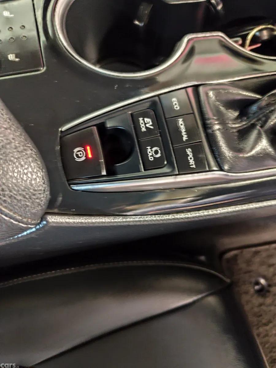 Toyota Camry Saloon, Petrol Hybrid, 2020, Blue