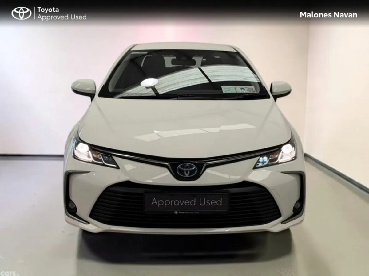 Toyota Corolla Saloon, Petrol Hybrid, 2022, White