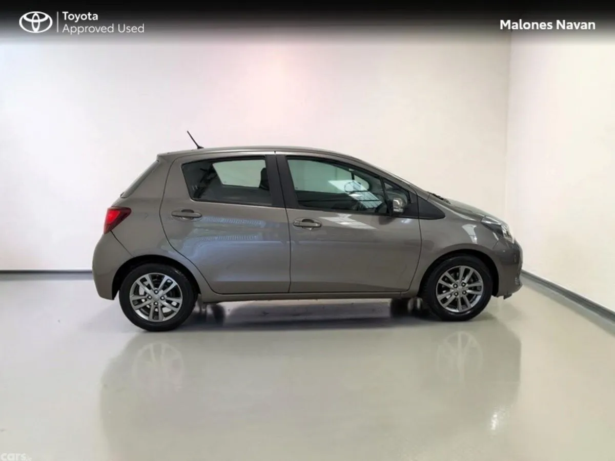 Toyota Yaris Hatchback, Diesel, 2017, Grey