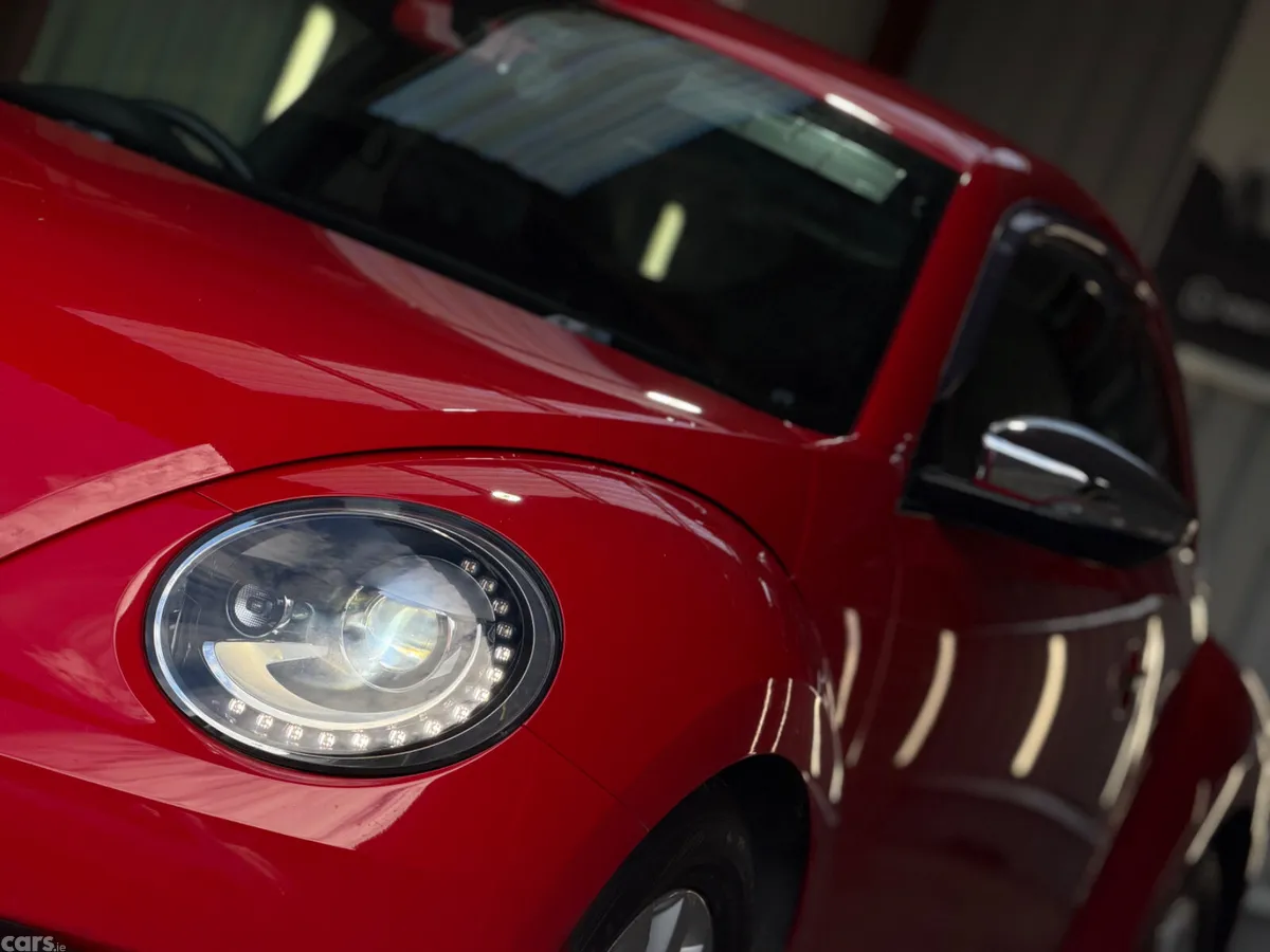 Volkswagen Beetle Hatchback, Petrol, 2013, Red