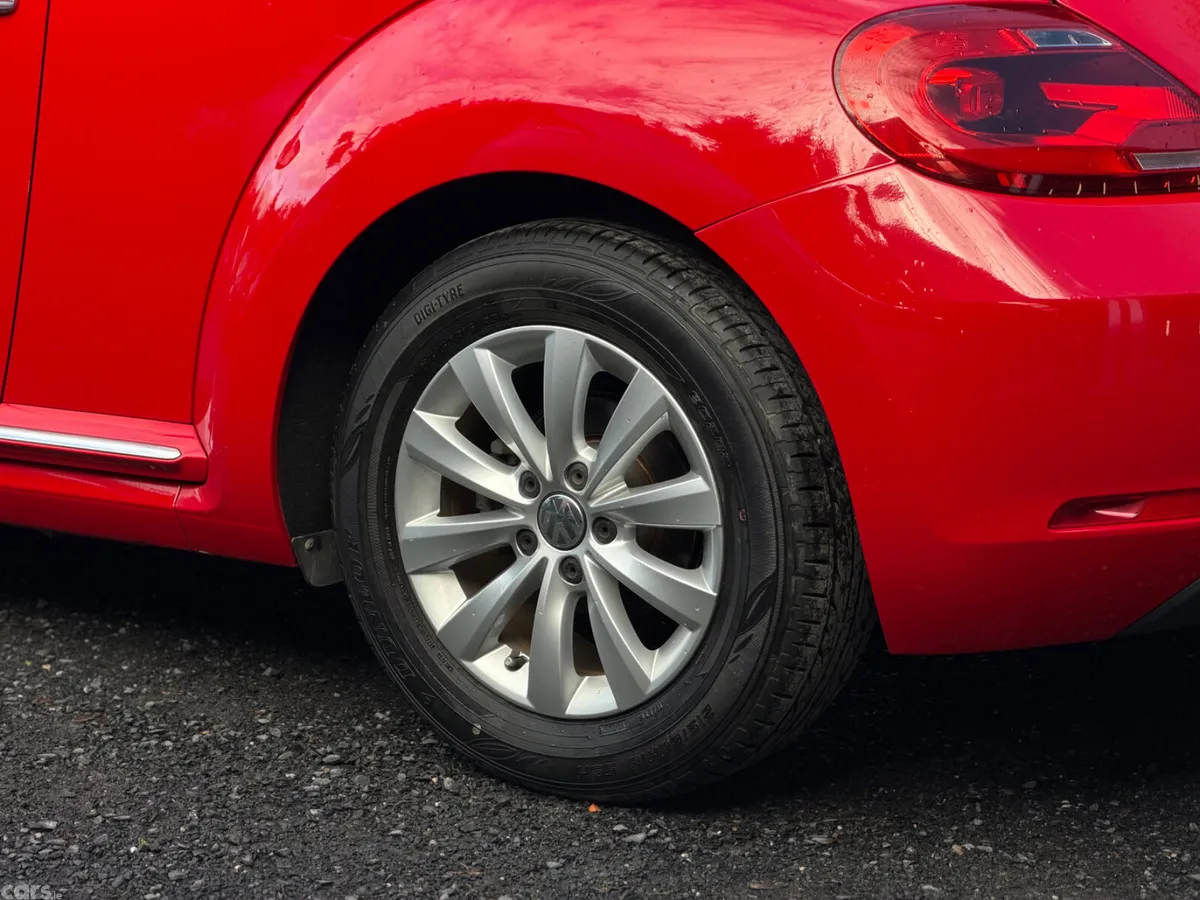 Volkswagen Beetle Hatchback, Petrol, 2013, Red