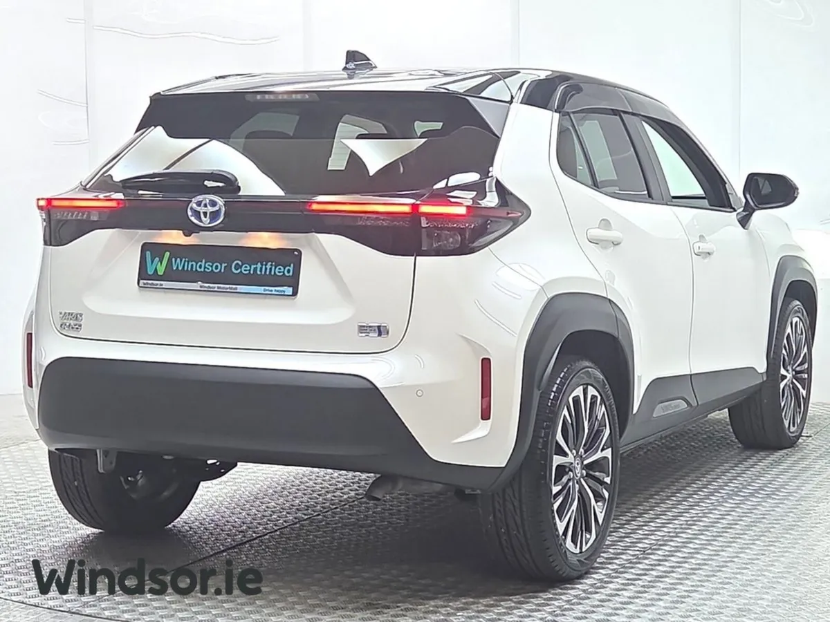 Toyota Yaris Cross SUV, Petrol Hybrid, 2021, White