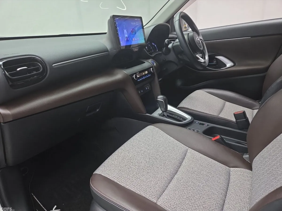 Toyota Yaris Cross SUV, Petrol Hybrid, 2021, White